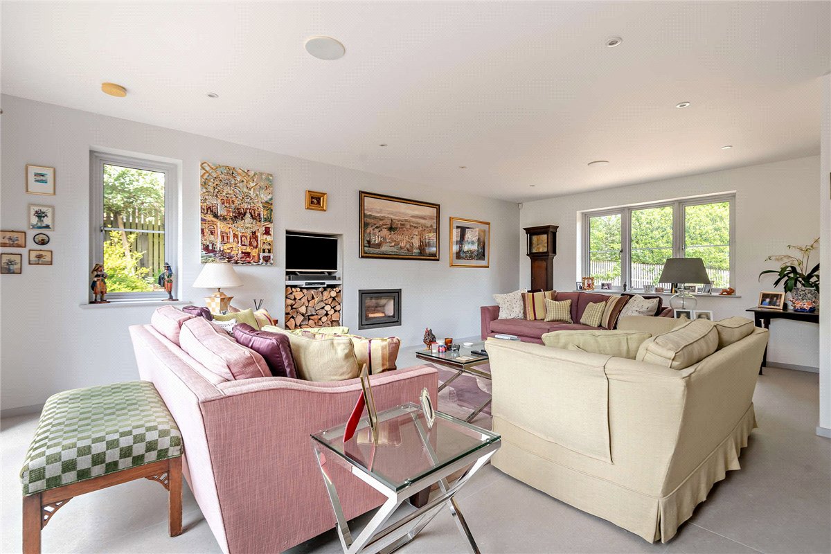 3 bedroom House, Fox's Lane, Kingsclere, RG20 - Available, Image 18