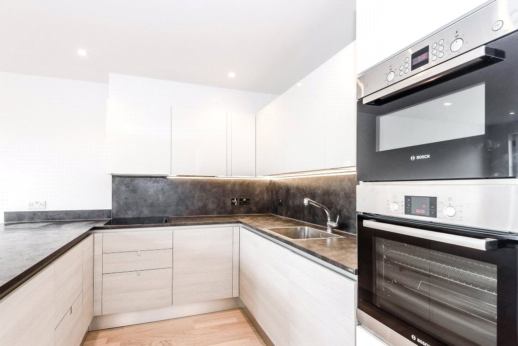 2 bedroom Flat, Northbrook Street, Newbury, RG14 - Sold, Image 2