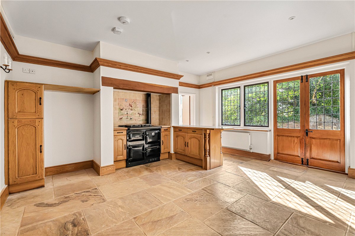 10 bedroom House, Frith Hill, South Heath, HP16 - Available, Image 1