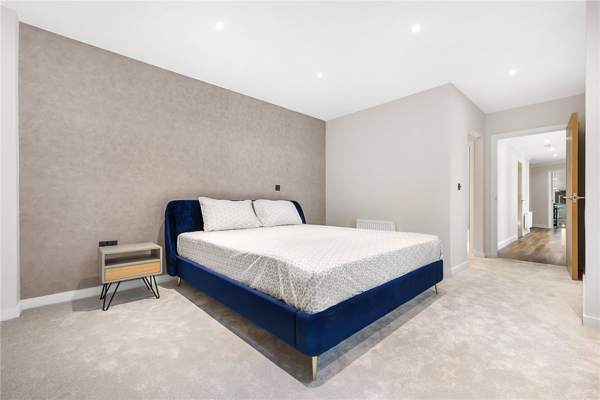 2 bedroom Flat, Canal Boulevard, Camden, NW1 - , Image 4