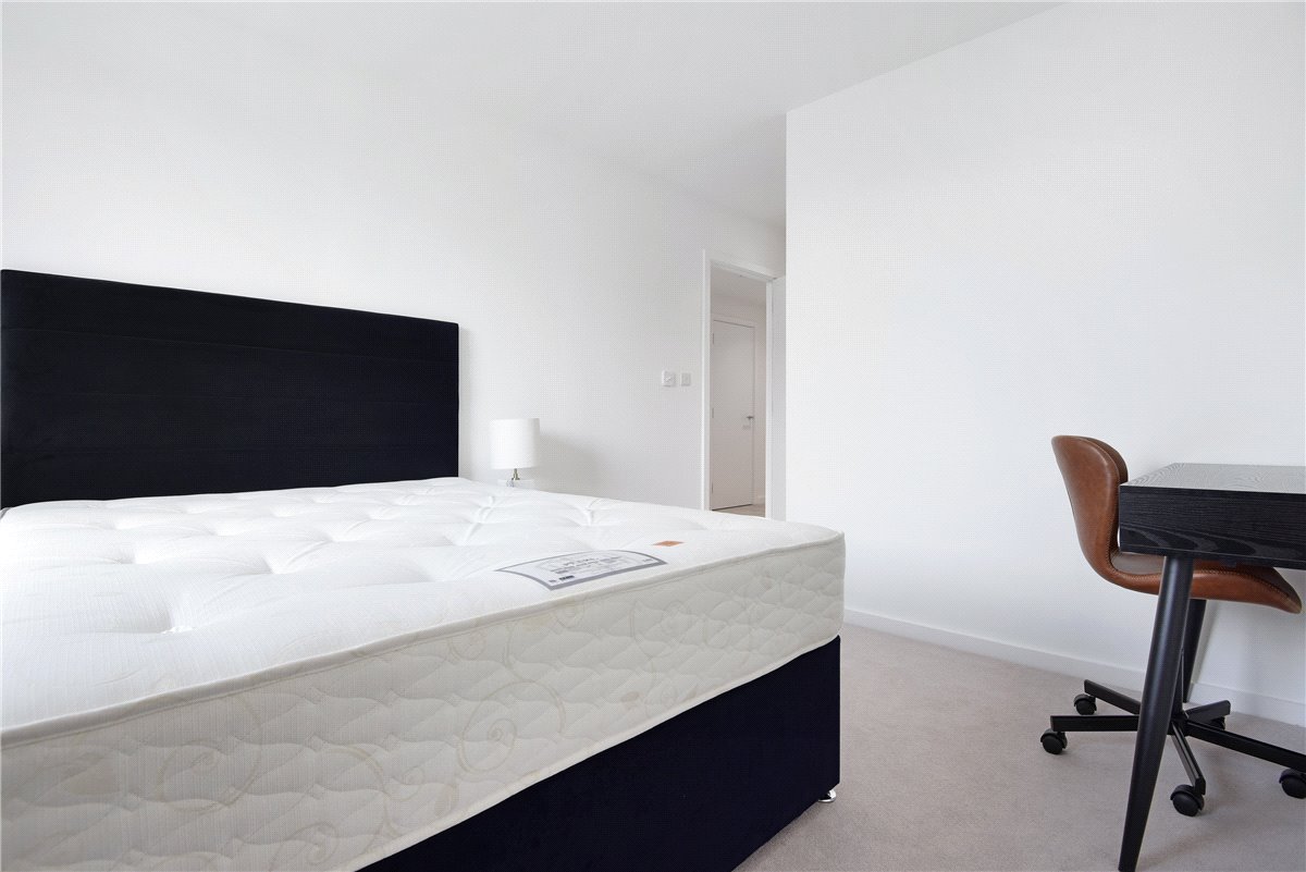 2 bedroom Flat, Heartwell Avenue, London, E16 - Available, Image 12