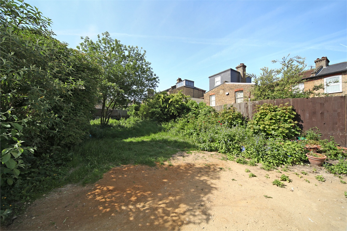 3 bedroom Flat, Winslade Road, London, SW2 - , Image 2