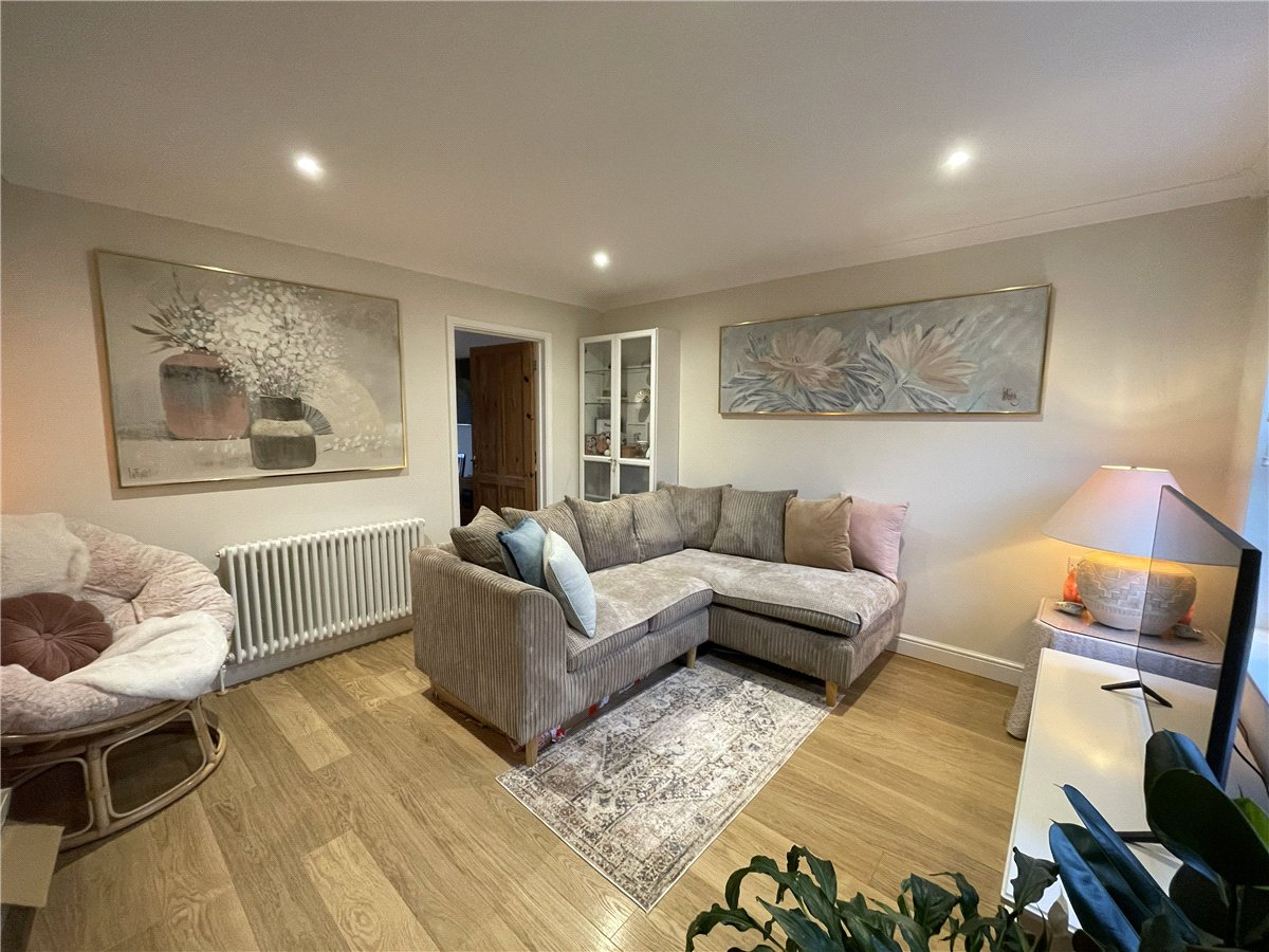 2 bedroom House, Aubrey Close, Marlborough, SN8 - Available, Image 5