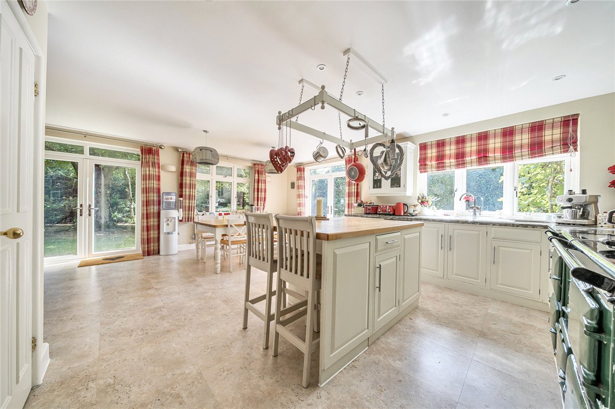 5 bedroom House, Leaze Road, Marlborough, SN8 - Available, Image 4