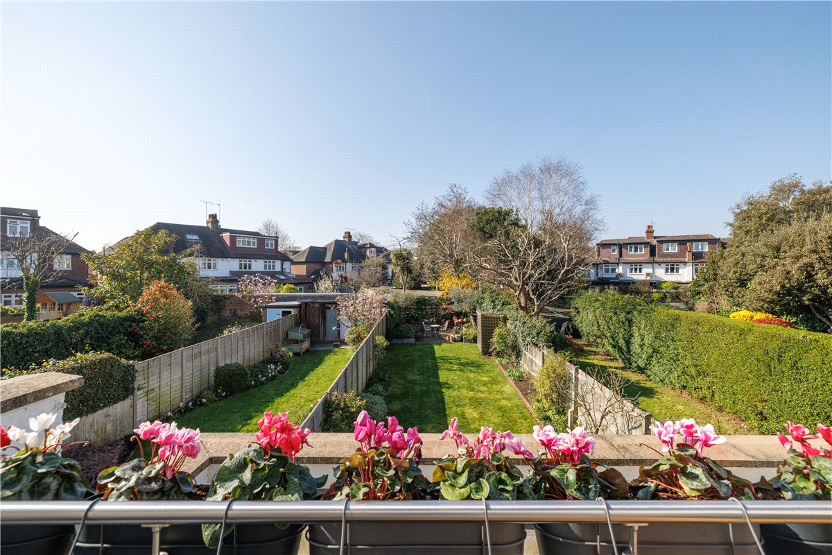 2 bedroom Maisonette, Amerland Road, London, SW18 - Available, Image 1