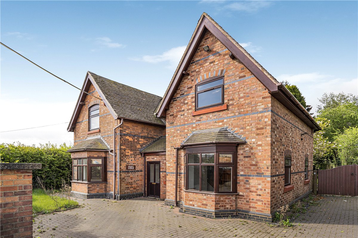 4 bedroom House, Gilson Road, Coleshill, B46 - Available