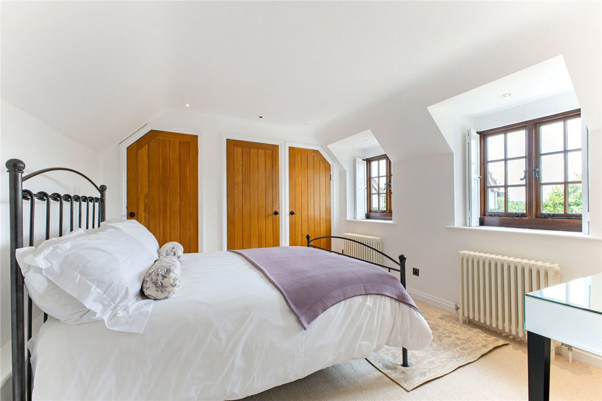 4 bedroom House, Broome Manor Lane, Swindon, SN3 - Sold, Image 11