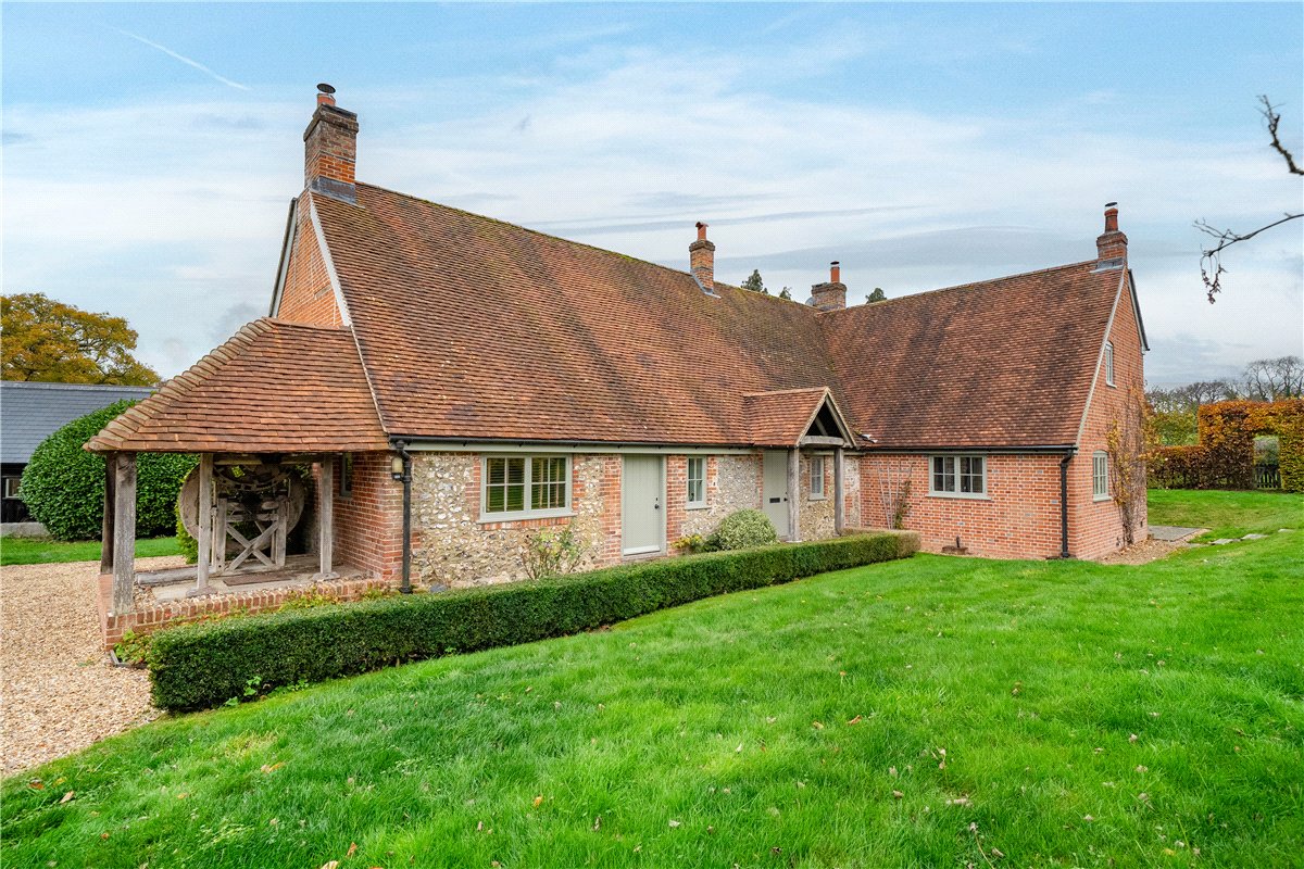 4 bedroom House, North Park Farm, Little Somborne, SO20 - Available