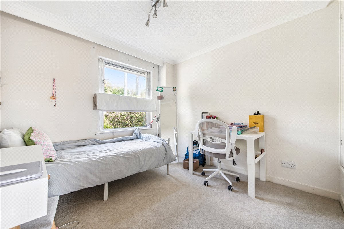 3 bedroom House, Heights Close, Hillview, SW20 - Sold, Image 9