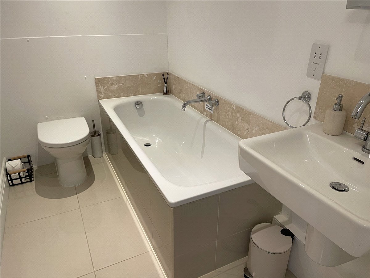 2 bedroom Flat, Brockham End Mews, Brockham End, BA1 - , Image 1