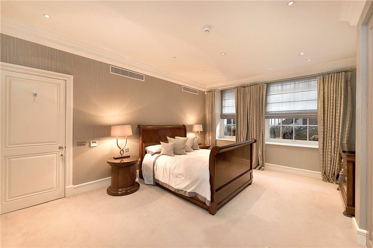 4 bedroom Flat, Upper Grosvenor Street, Mayfair, W1K - Available, Image 30