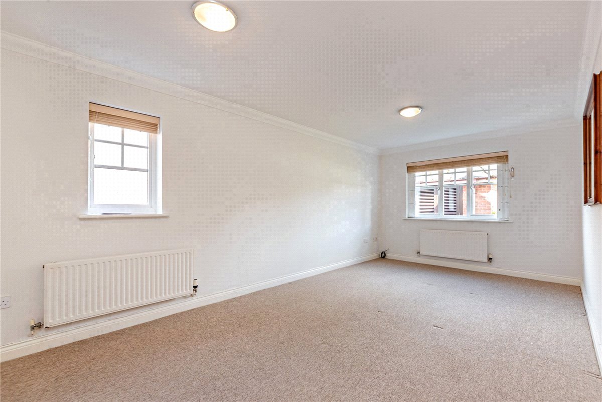 2 bedroom Flat, Newtown Road, Newbury, RG14 - Sold STC, Image 7