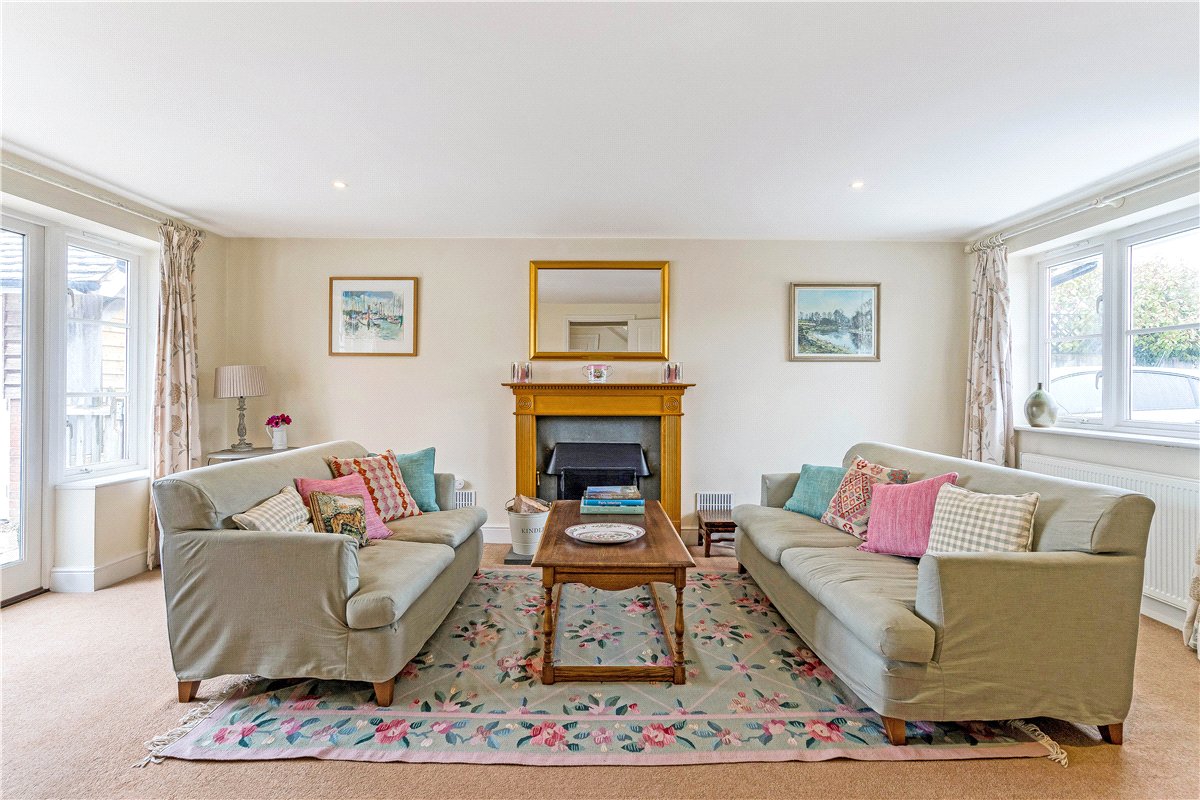 3 bedroom House, Pewsey Road, Upavon, SN9 - Available, Image 2