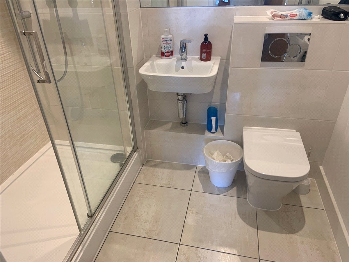 2 bedroom Flat, Midland Road, Bath, BA2 - , Image 2