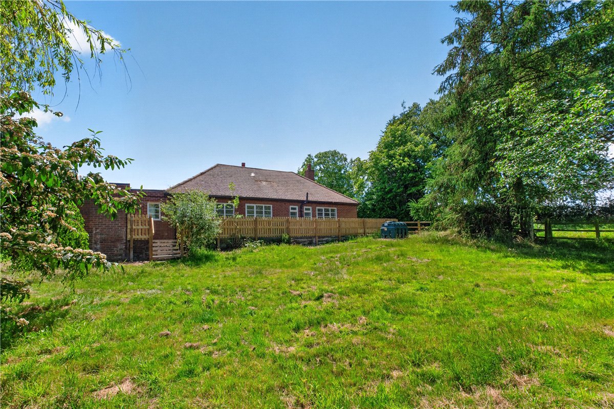 3 bedroom Bungalow, Tamworth Road, Lichfield, WS14 - Let Agreed, Image 9