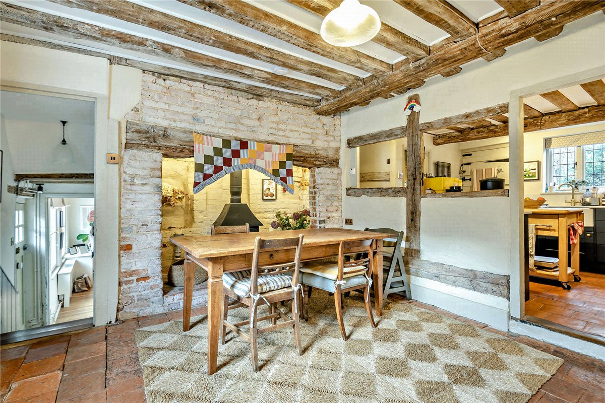 4 bedroom House, George Street, Kingsclere, RG20 - Available, Image 12