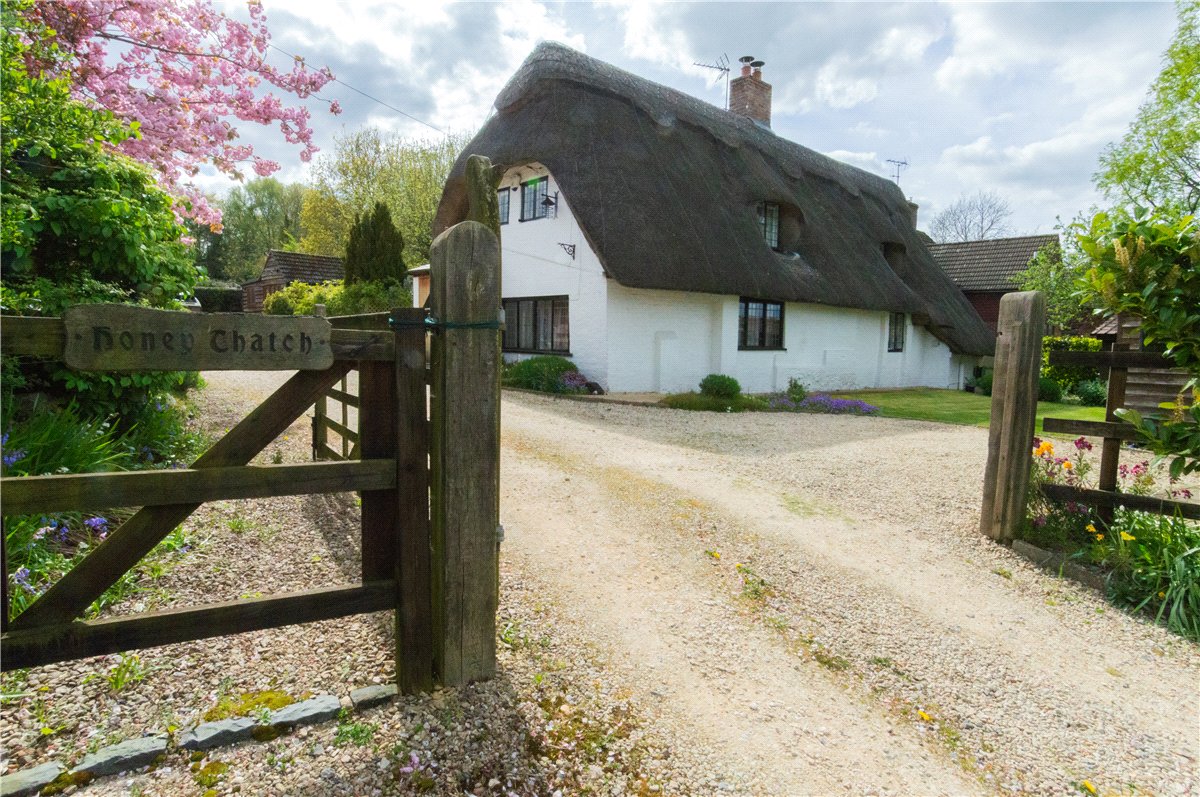 4 bedroom Cottage, Newbury Road, Wickham, RG20 - Available, Image 19