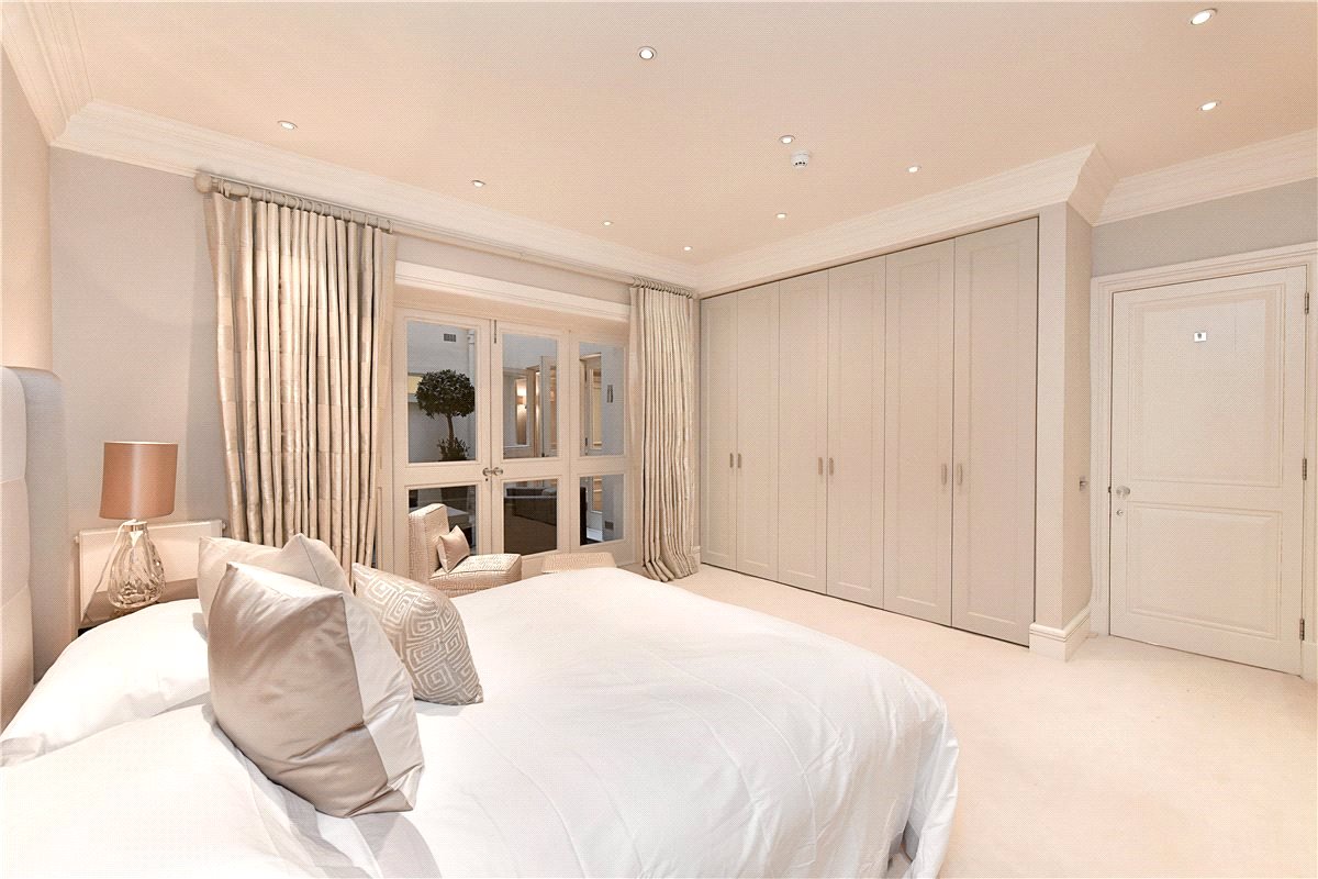 4 bedroom Flat, Upper Grosvenor Street, Mayfair, W1K - Available, Image 5