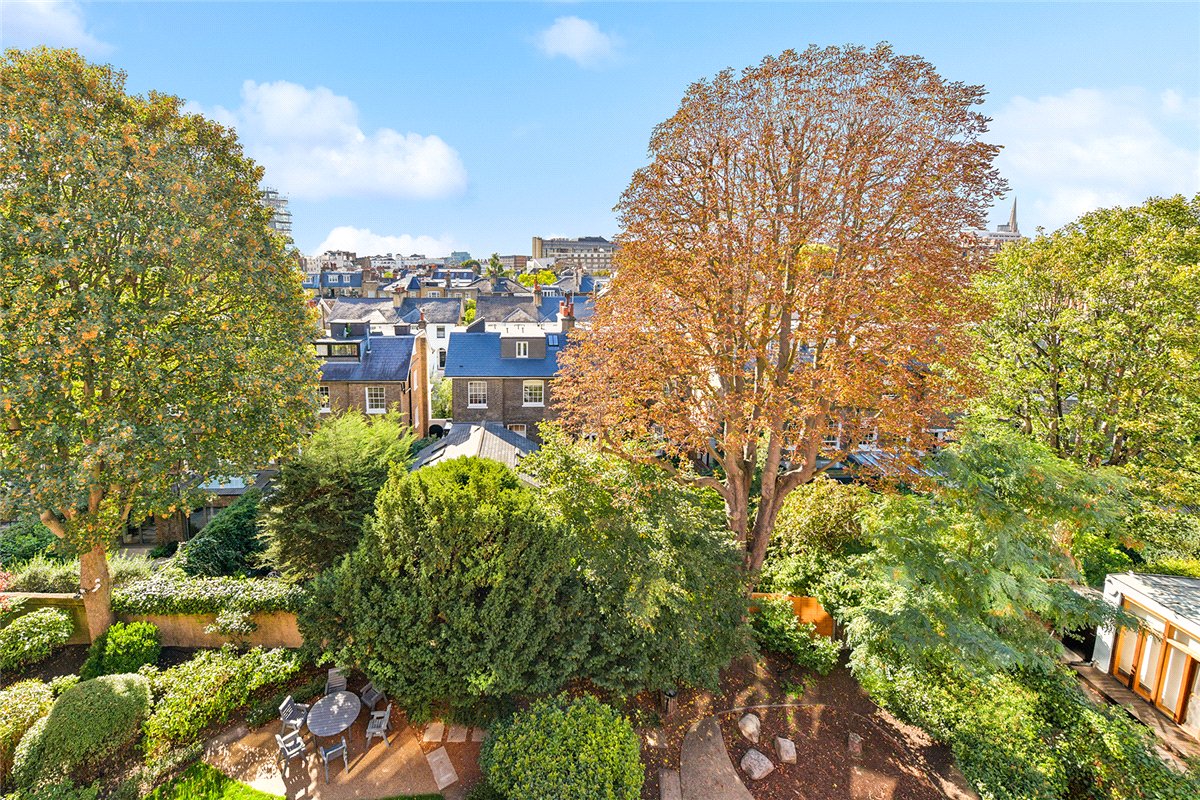 4 bedroom Flat, St Georges Court, Gloucester Road, SW7 - Available, Image 14