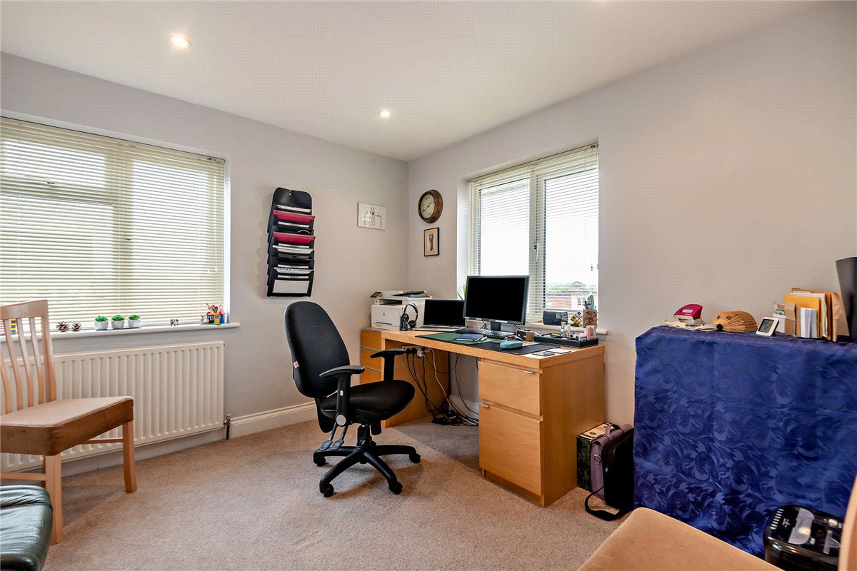 4 bedroom House, King John Road, Kingsclere, RG20 - Available, Image 19