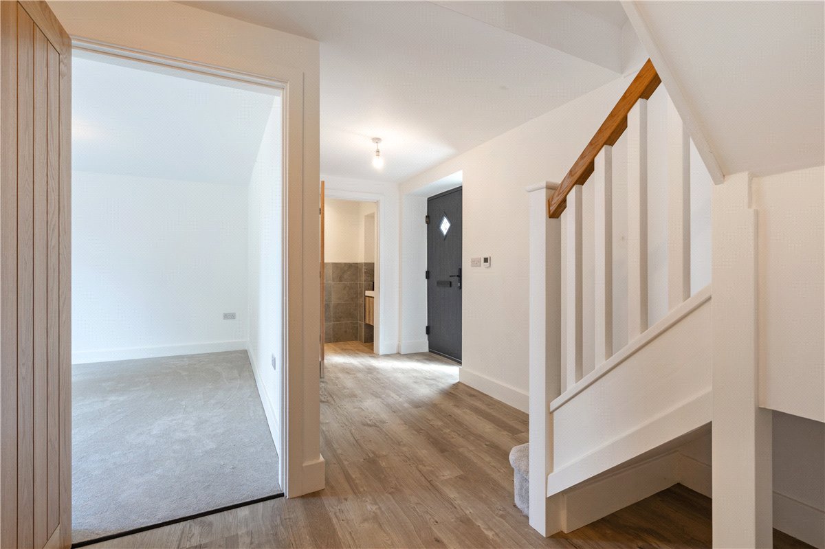 4 bedroom Cottage, Camela Lane, Camblesforth, YO8 - Available, Image 2
