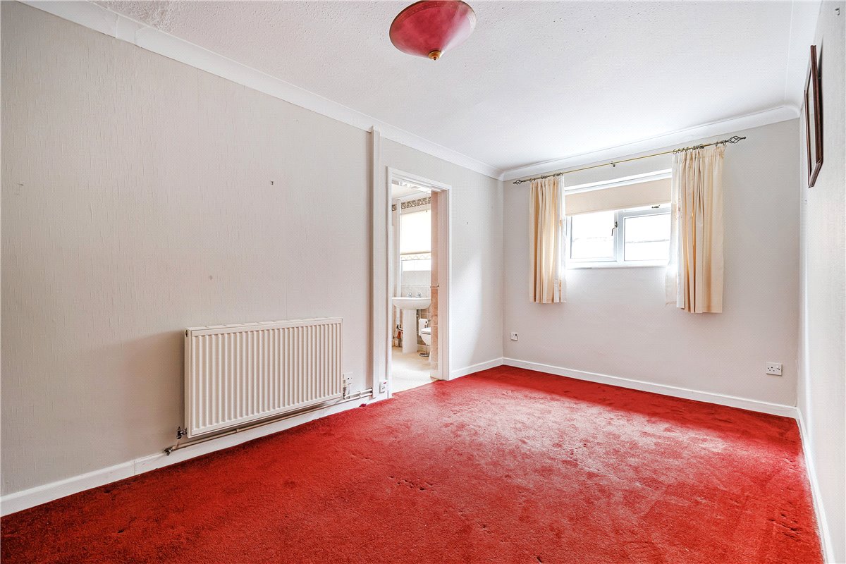 4 bedroom Bungalow, High Street, Burbage, SN83AR - Sold, Image 18