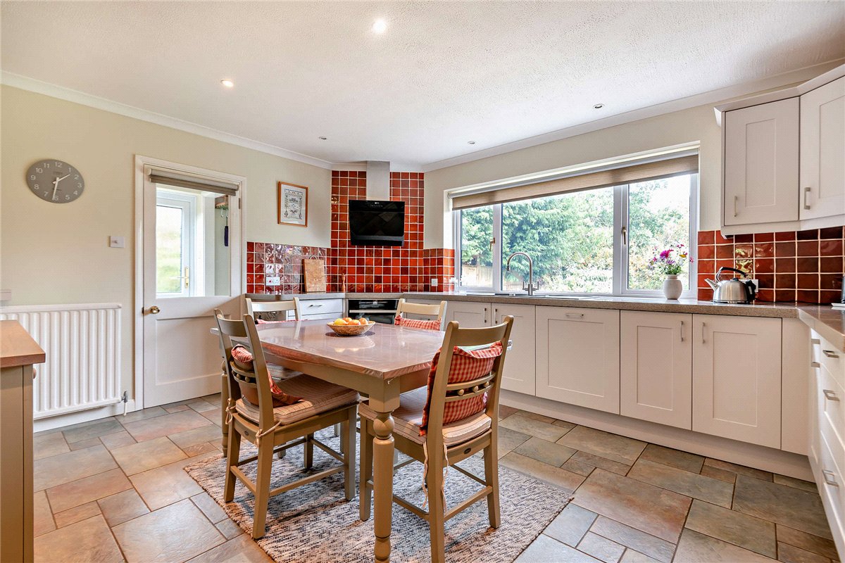 5 bedroom Bungalow, Long Grove, Upper Bucklebury, RG7 - Available, Image 12