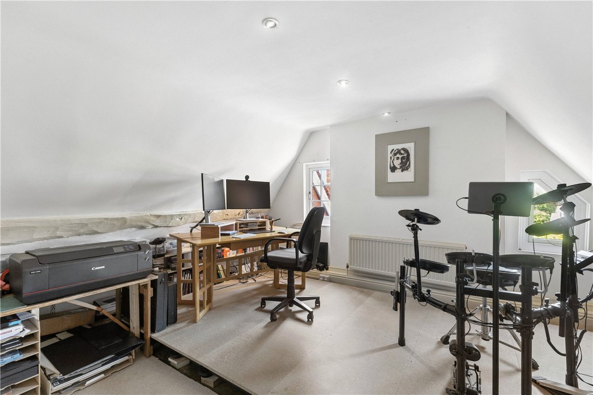 6 bedroom House, The Street, All Cannings, SN10 - Available, Image 19