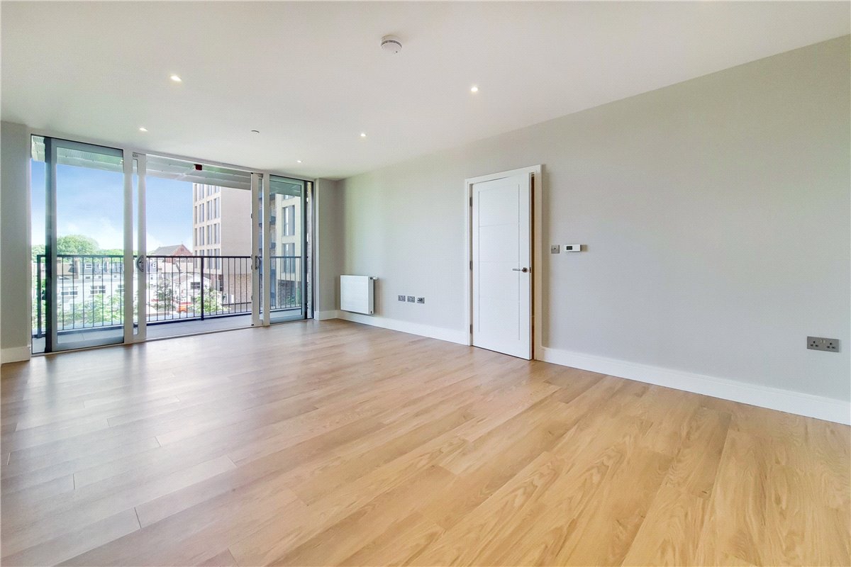 1 bedroom Flat, Greyhound Parade, Wimbledon Grounds, London, SW17 - 