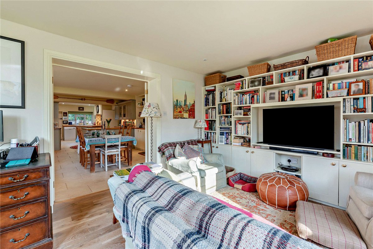5 bedroom House, Burys Bank Road, Crookham Common, RG19 - Available, Image 14