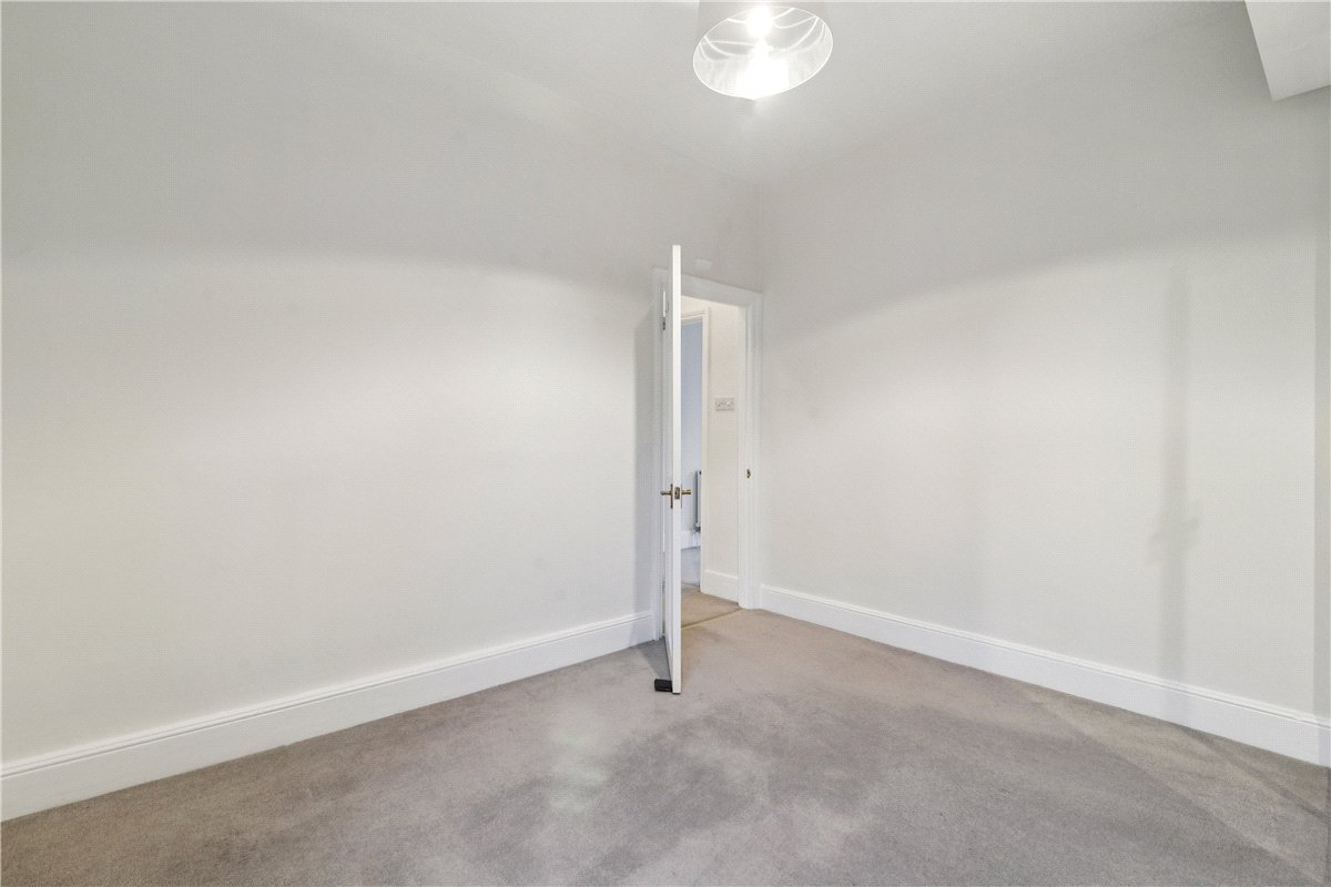 2 bedroom Flat, Glenelg Road, London, SW2 - Sold STC, Image 8