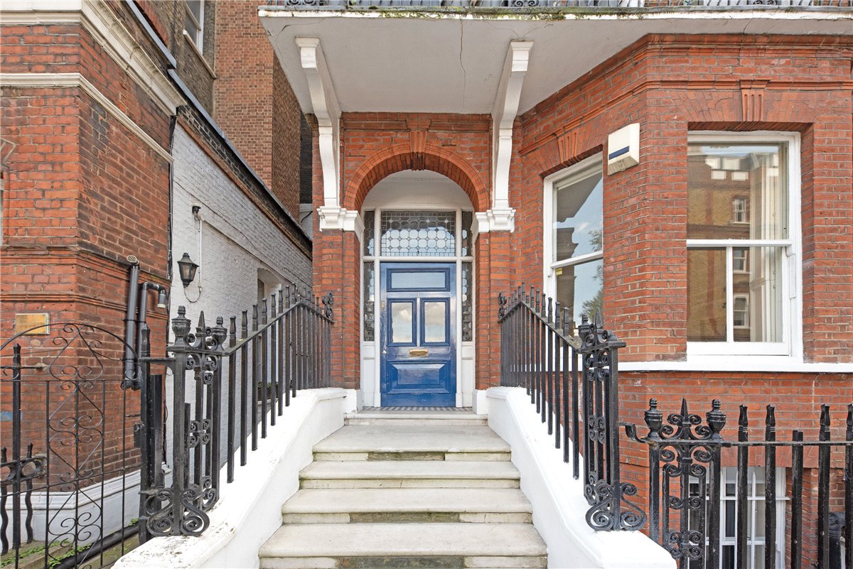 3 bedroom Flat, Rosary Gardens, South Kensington, SW7 - Available, Image 2