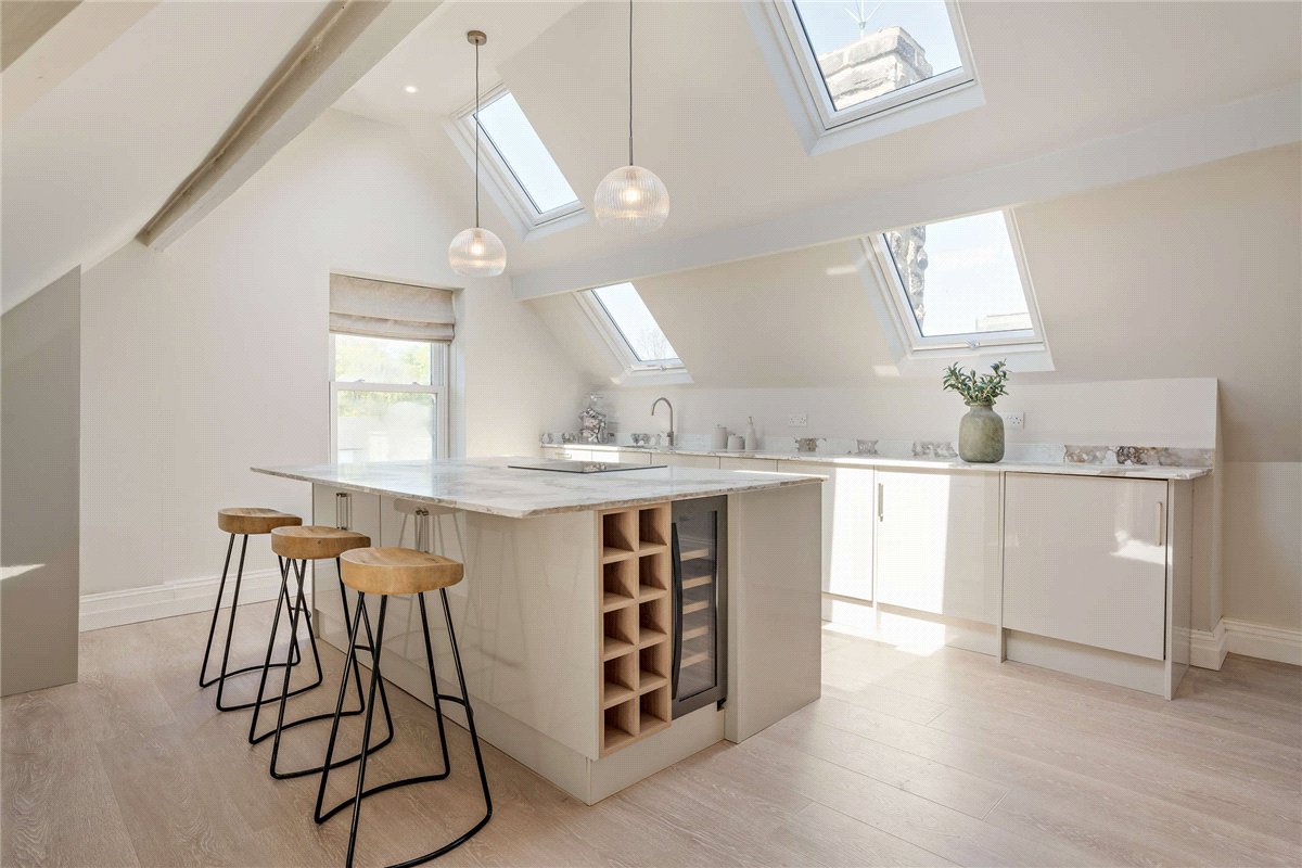 3 bedroom Flat, The Oval, Harrogate, HG2 - Available
