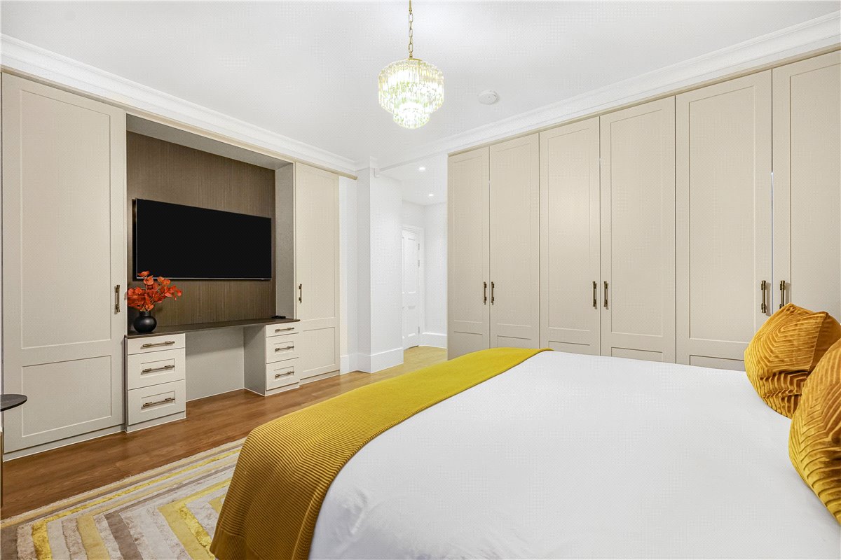 3 bedroom Flat, Holland Park, London, W11 - Available, Image 10