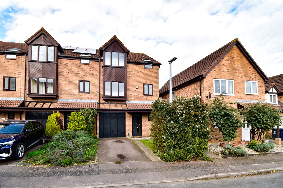4 bedroom House, The Sycamores, Milton, CB24 - 