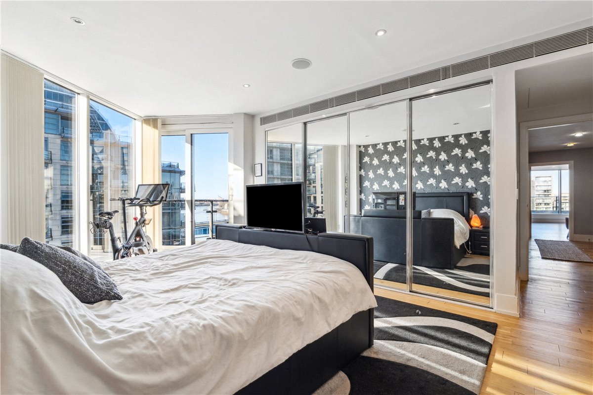 3 bedroom Flat, Commodore House, Battersea Reach, SW18 - Sold STC, Image 3