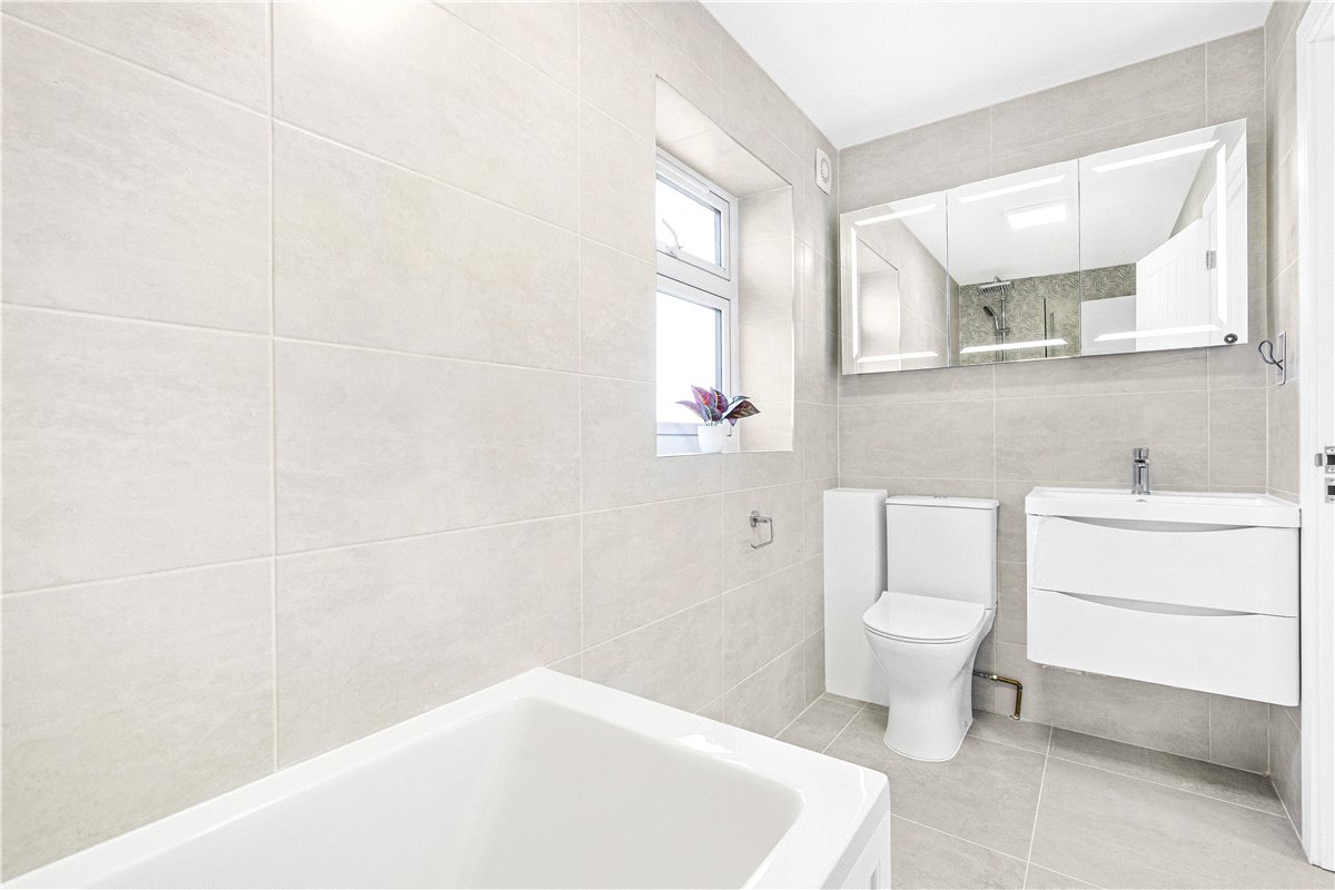 3 bedroom House, Wilmot Close, Witney, OX28 - , Image 8