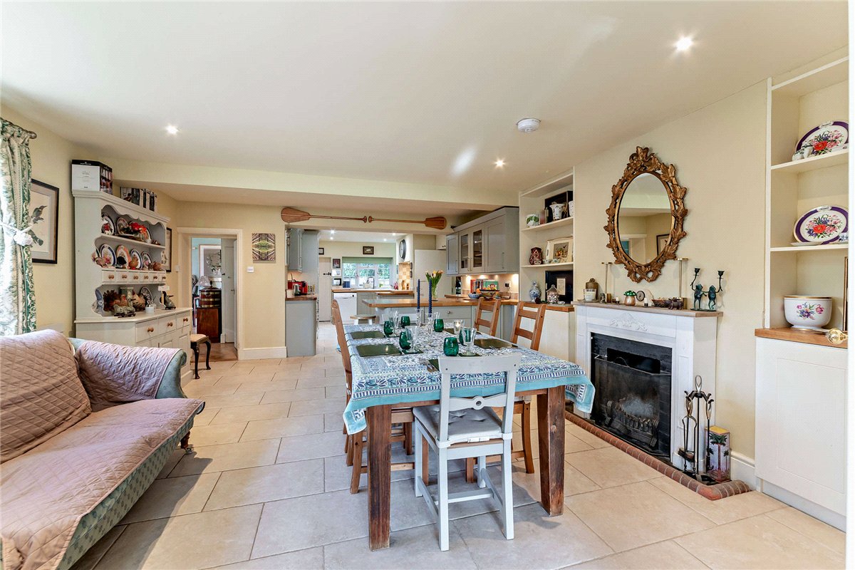5 bedroom House, Burys Bank Road, Crookham Common, RG19 - Available, Image 17