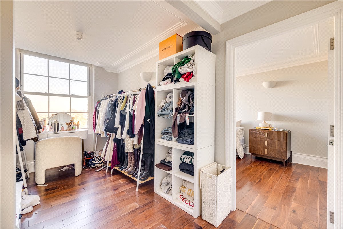 2 bedroom Flat, Clapham Common North Side, London, SW4 - Available, Image 4