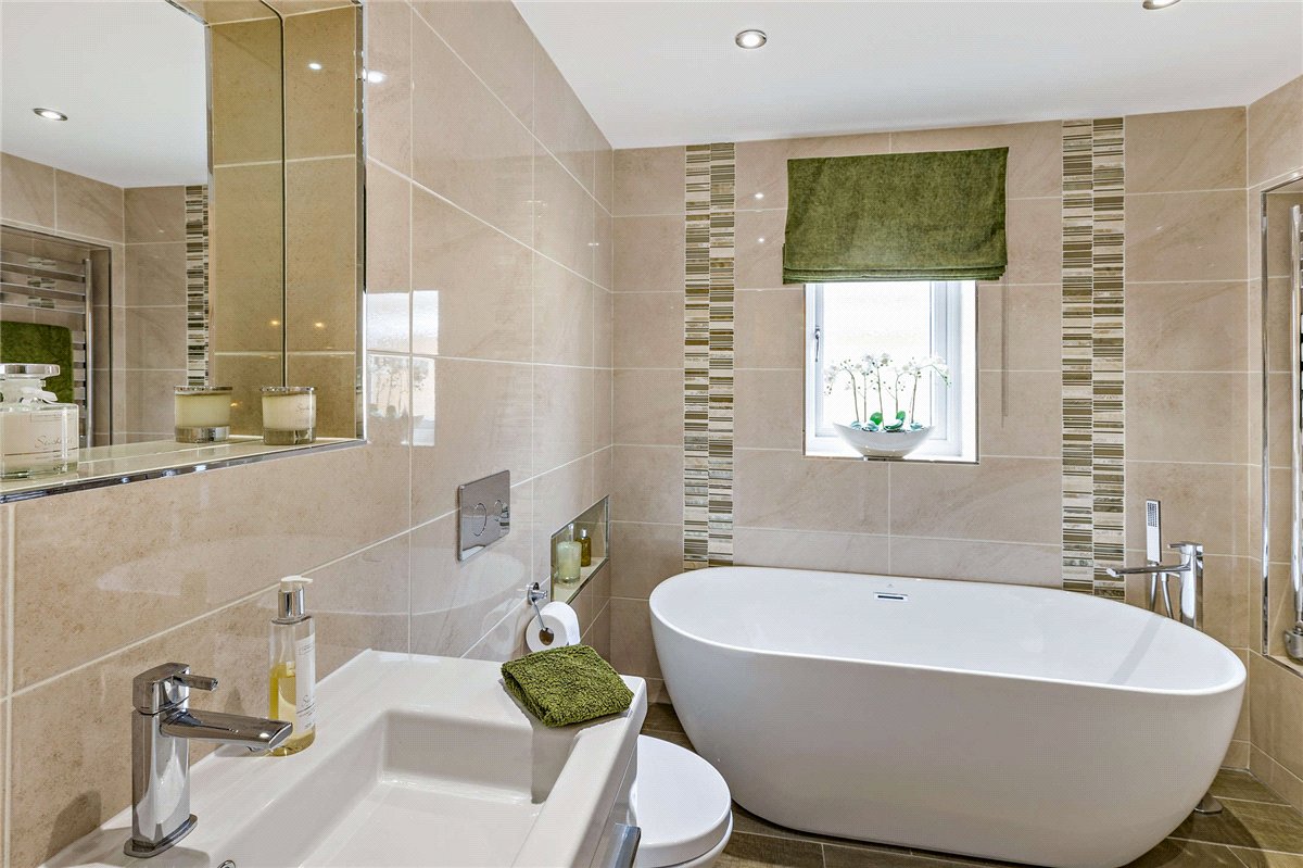 4 bedroom House, Walton Station Lane, Wakefield, WF2 - Available, Image 7