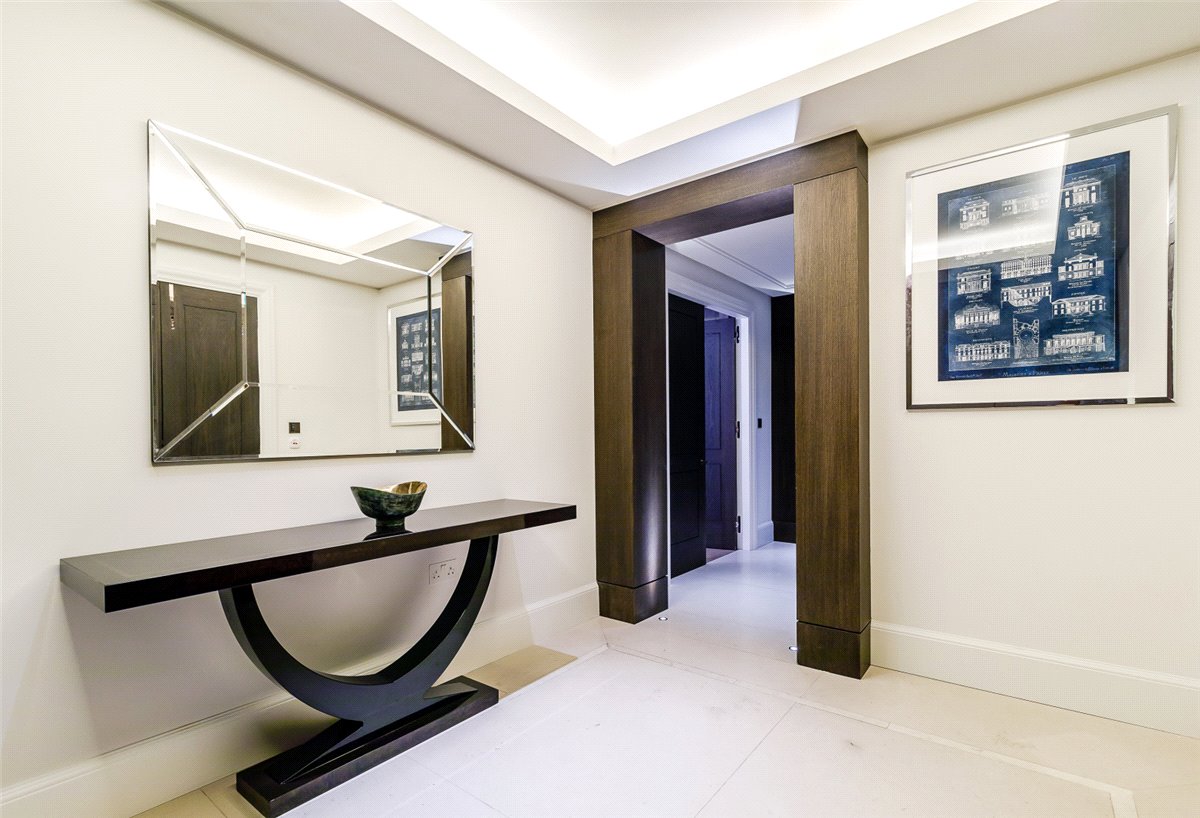 3 bedroom Flat, Duke Street, Mayfair, W1K - Available, Image 15