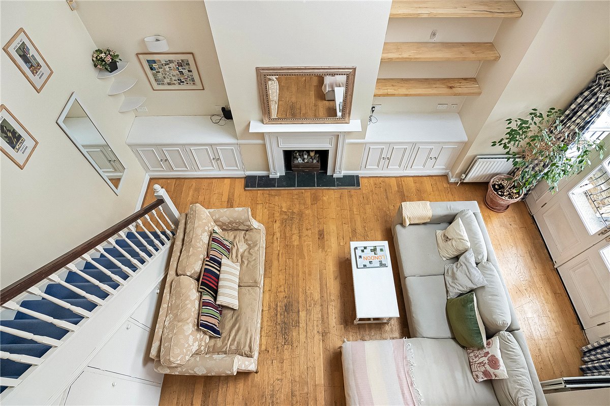 3 bedroom Maisonette, Fullerton Road, London, SW18 - Available, Image 2