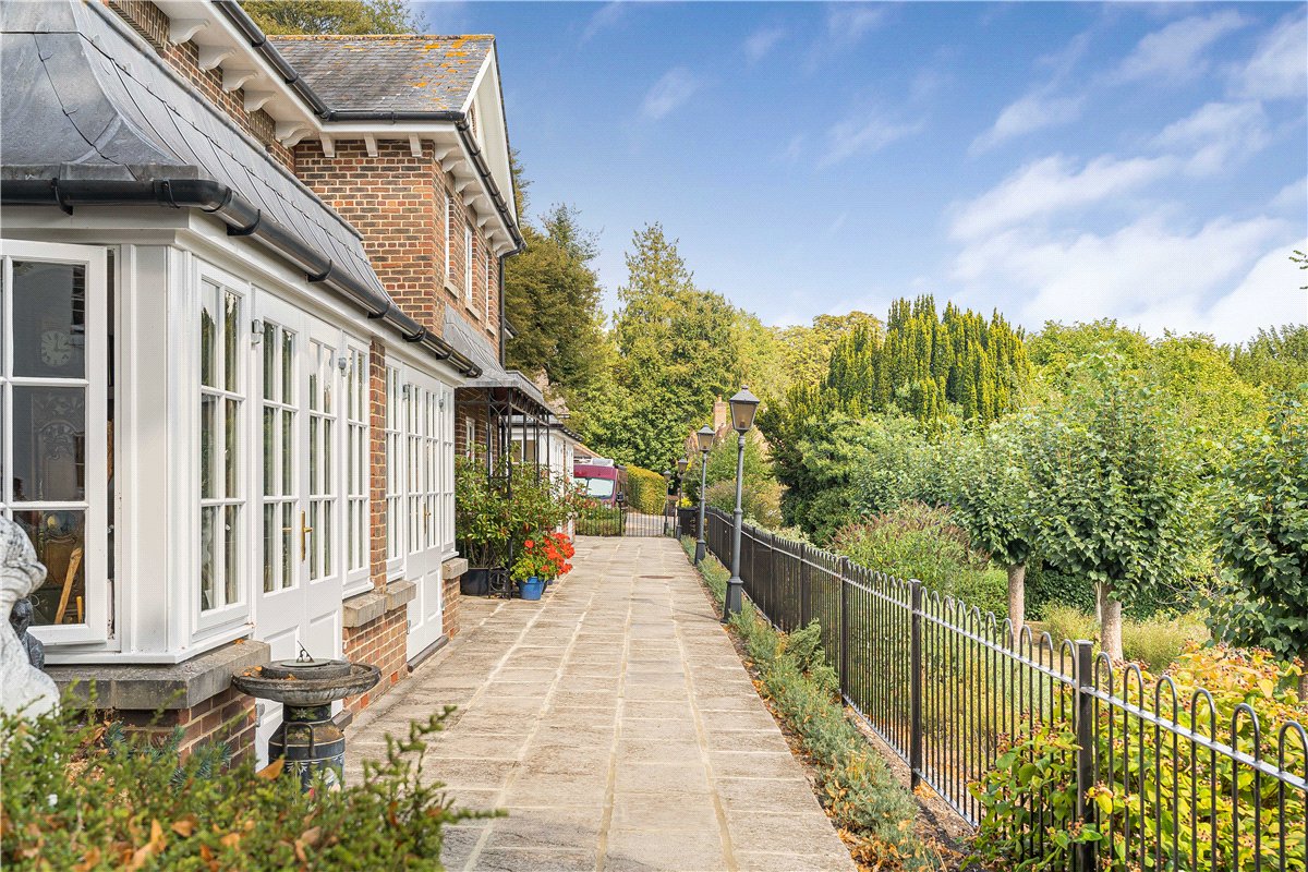 2 bedroom House, Wye House Gardens, Barn Street, SN8 - Available, Image 11