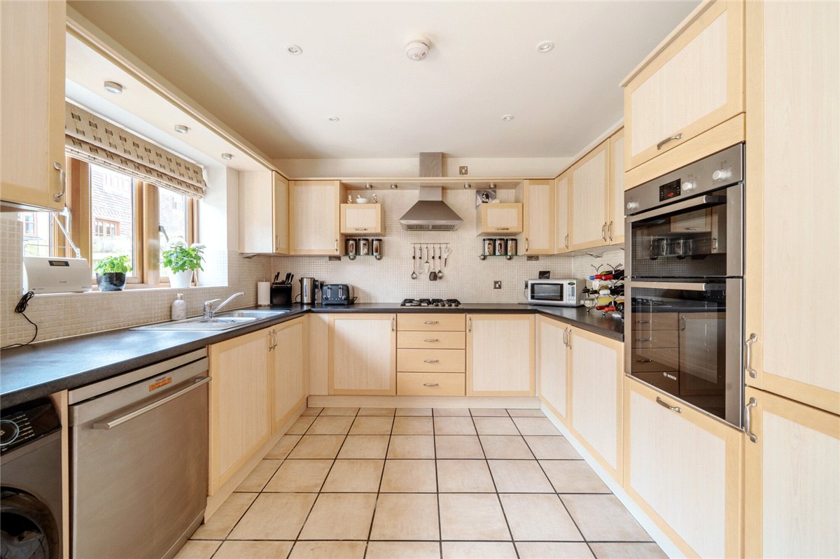 3 bedroom House, Cromwell Court, Marlborough, SN8 - Available, Image 5