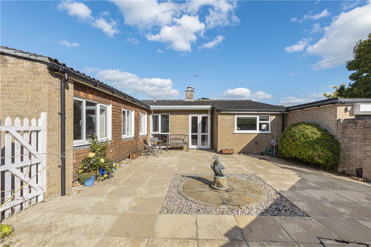 3 bedroom Bungalow, Foxton Close, Oxford, OX2 - Sold STC