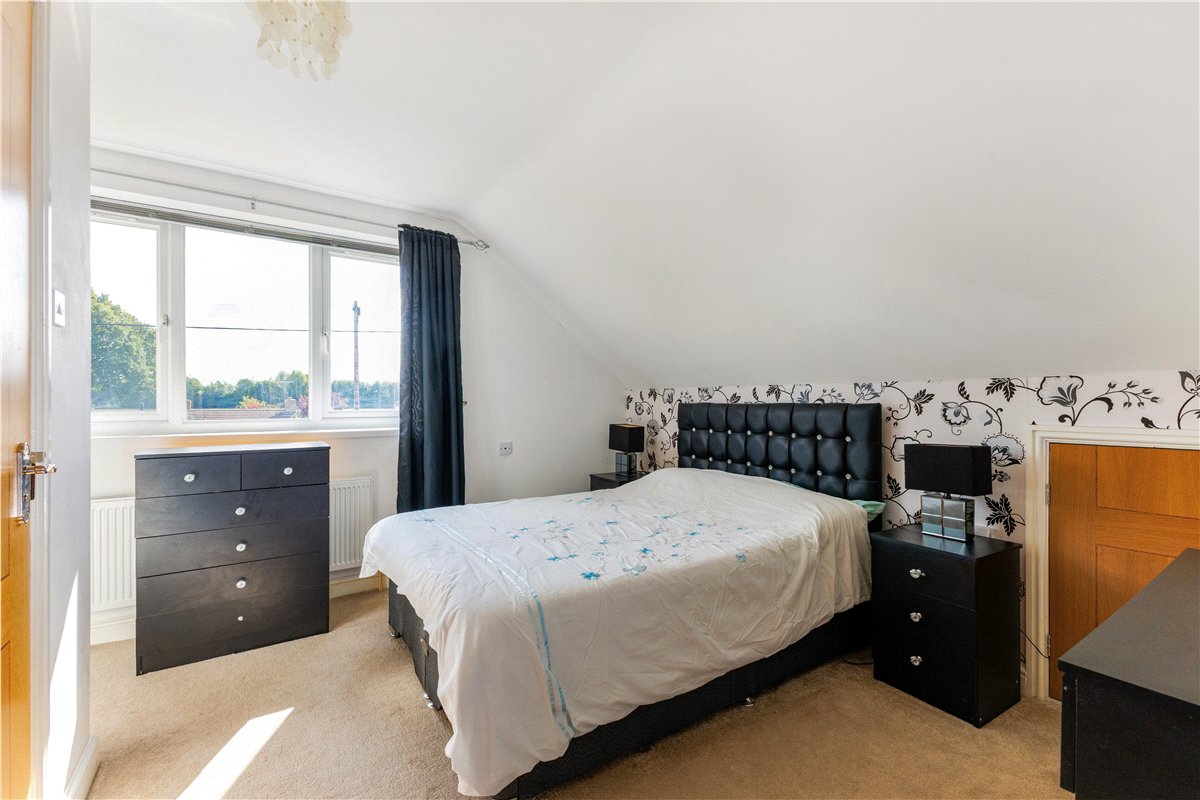 3 bedroom House, Eastsands, Burbage, SN8 - Available, Image 9