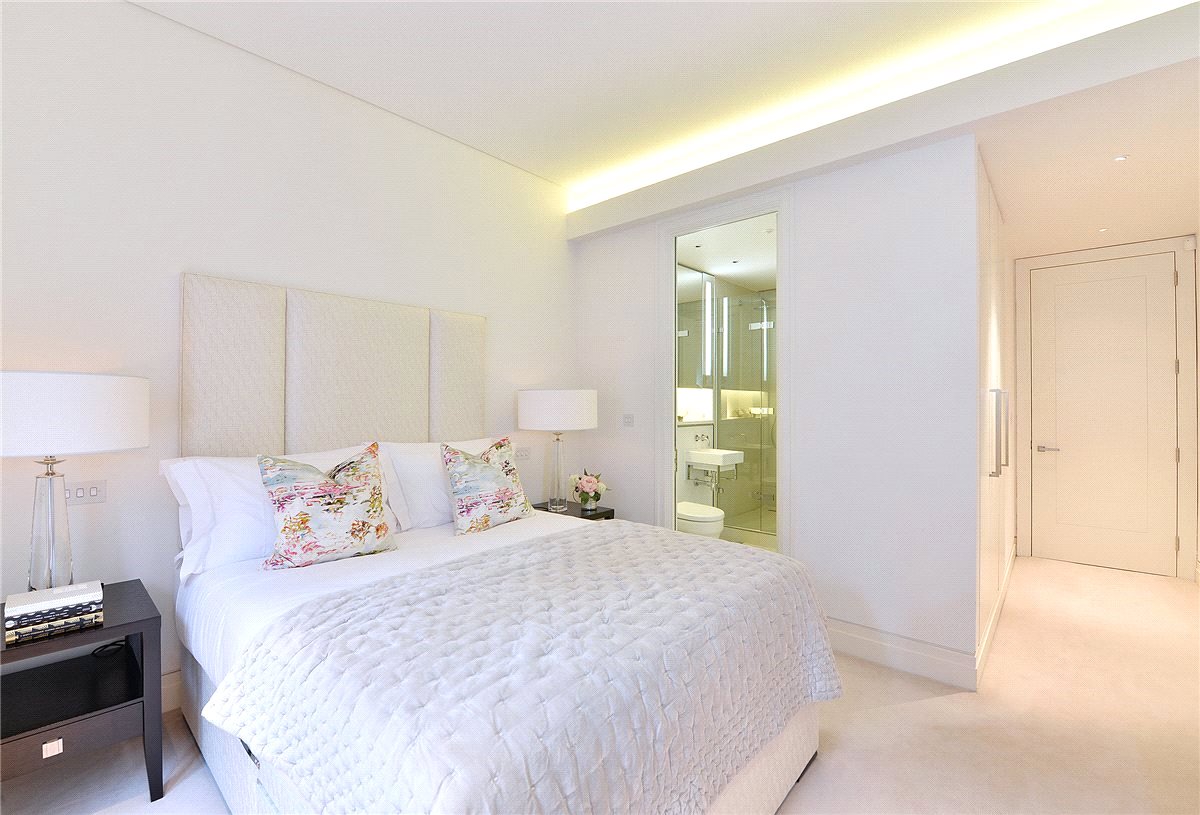 2 bedroom Flat, Green Street, Mayfair, W1K - Available, Image 14