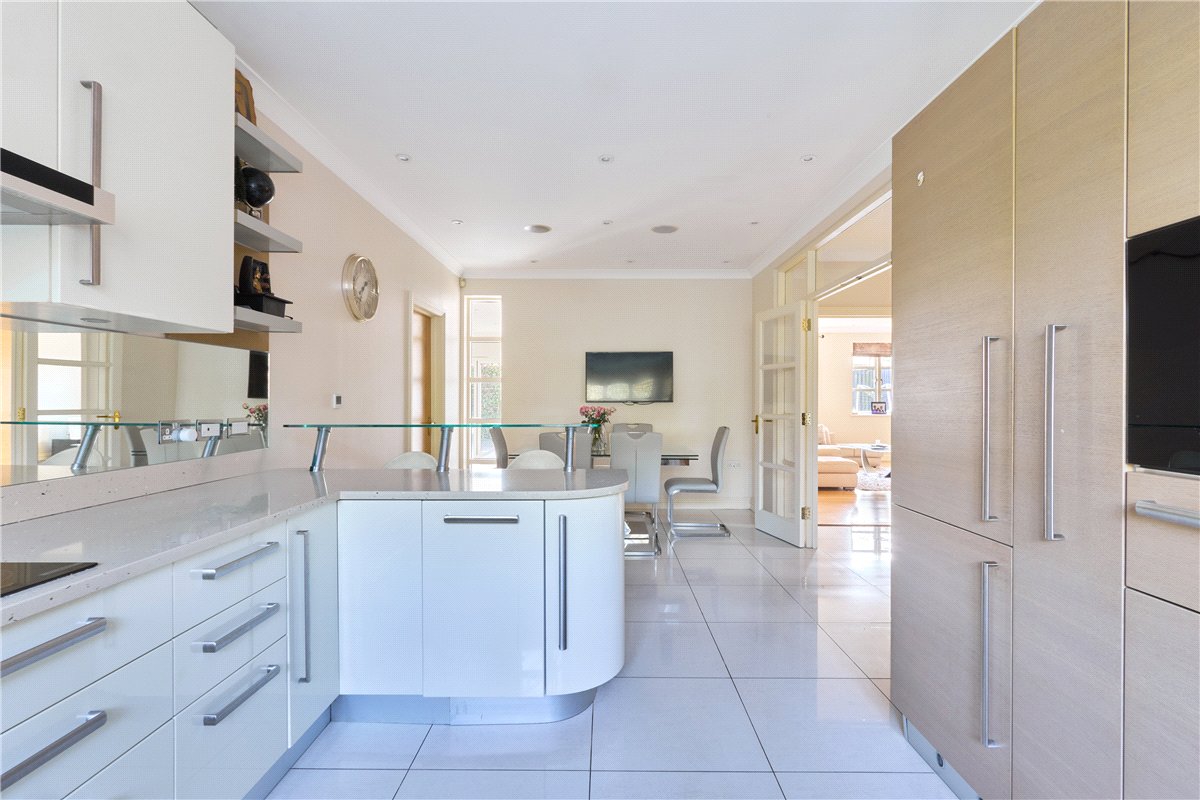 4 bedroom House, Mill Reef, Newmarket, CB8 - Available, Image 16