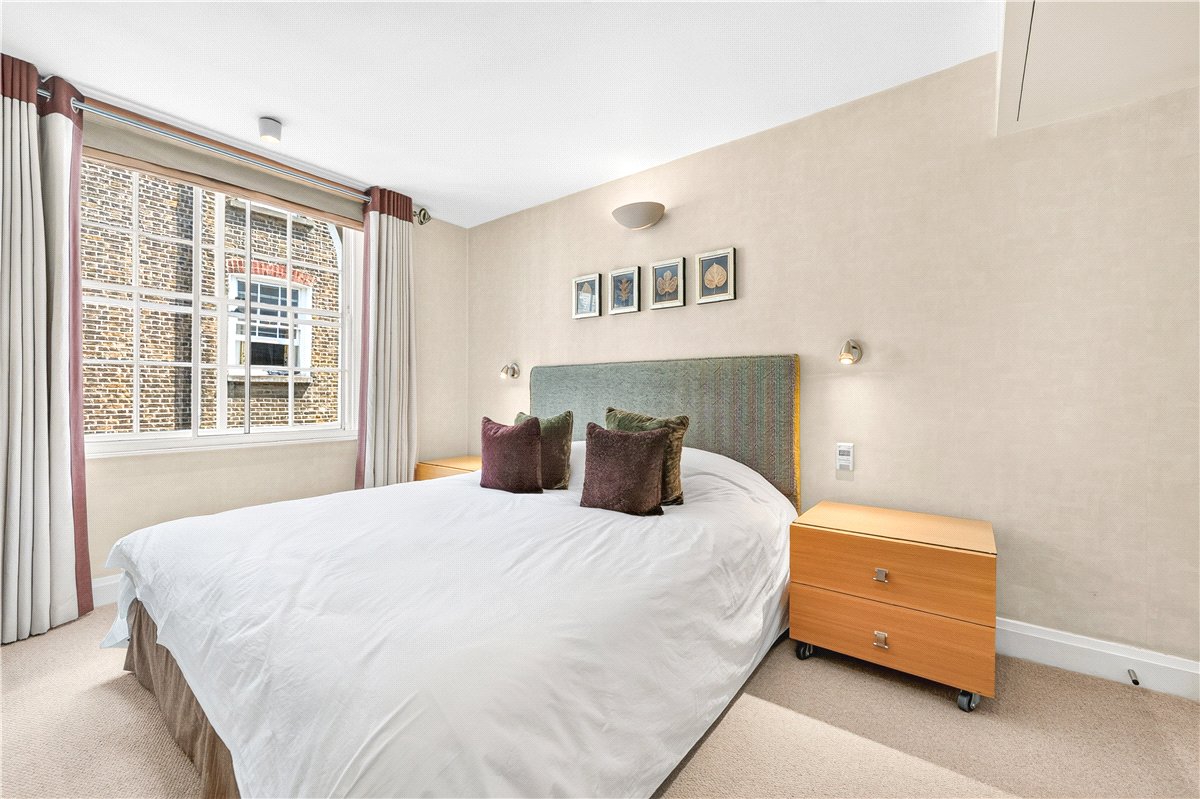 2 bedroom Flat, St Christopher's Place, London, W1U - Available, Image 2