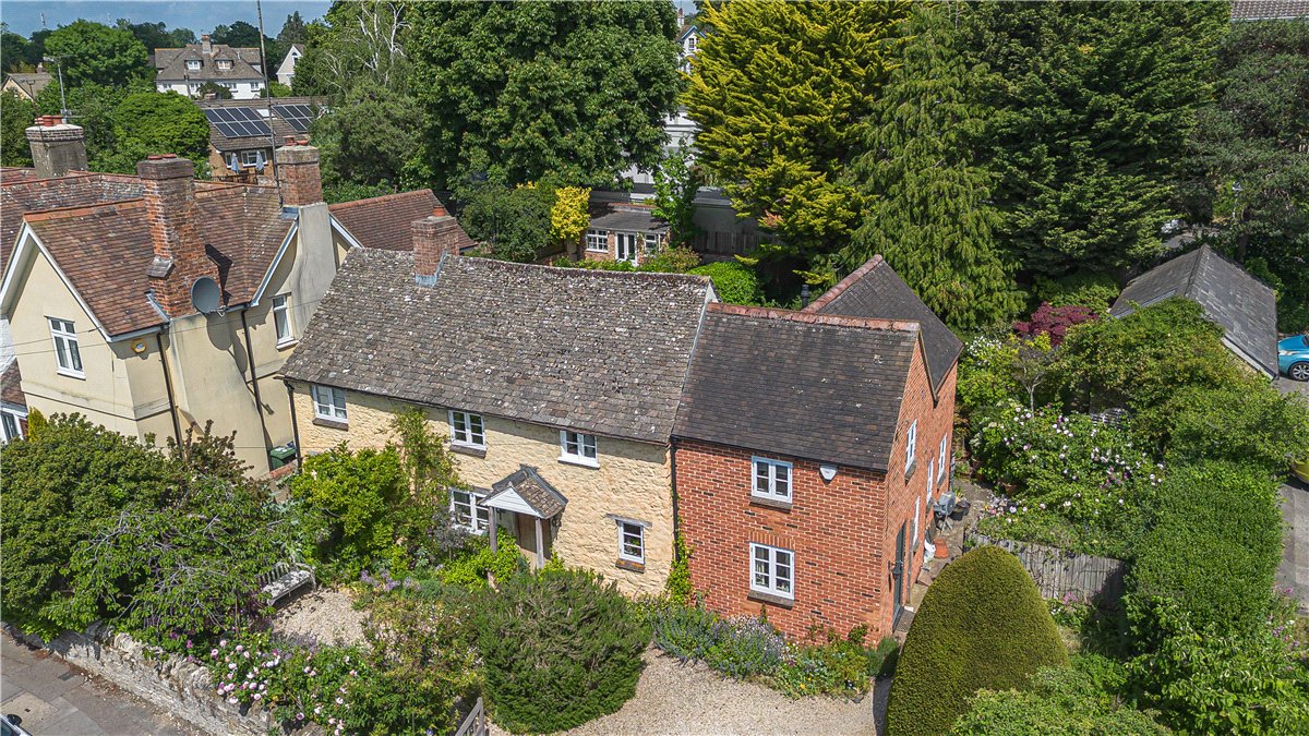 5 bedroom Cottage, Wolvercote Green, Oxford, OX2 - Available